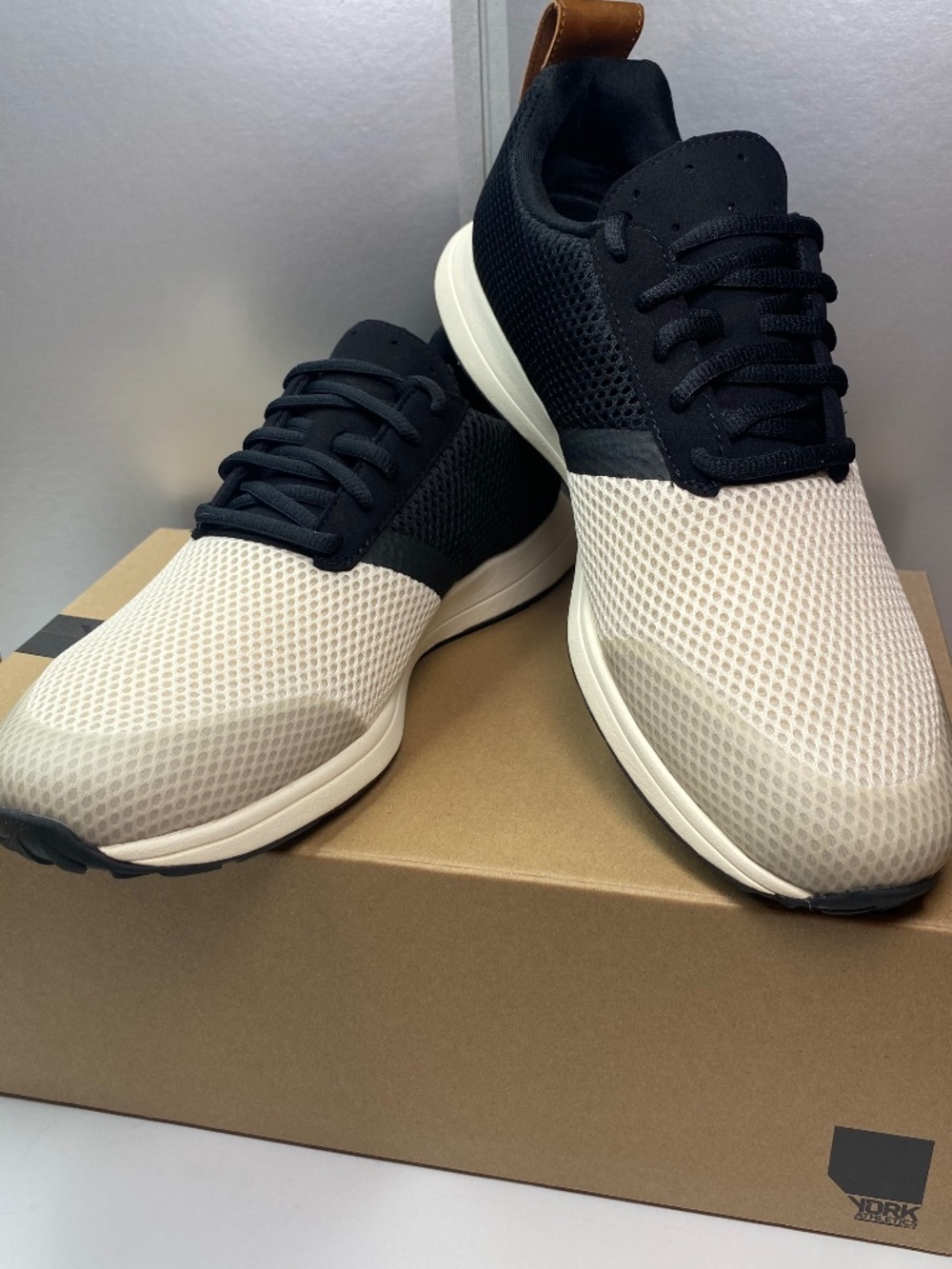 York Athletics The Henry Runner Mesh Men's Size 10 Women's Size 11.5 NIB